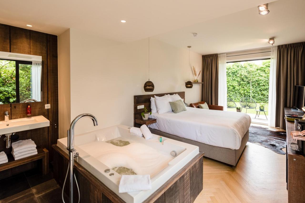Van Heeckeren Hotel เนส ภายนอก รูปภาพ